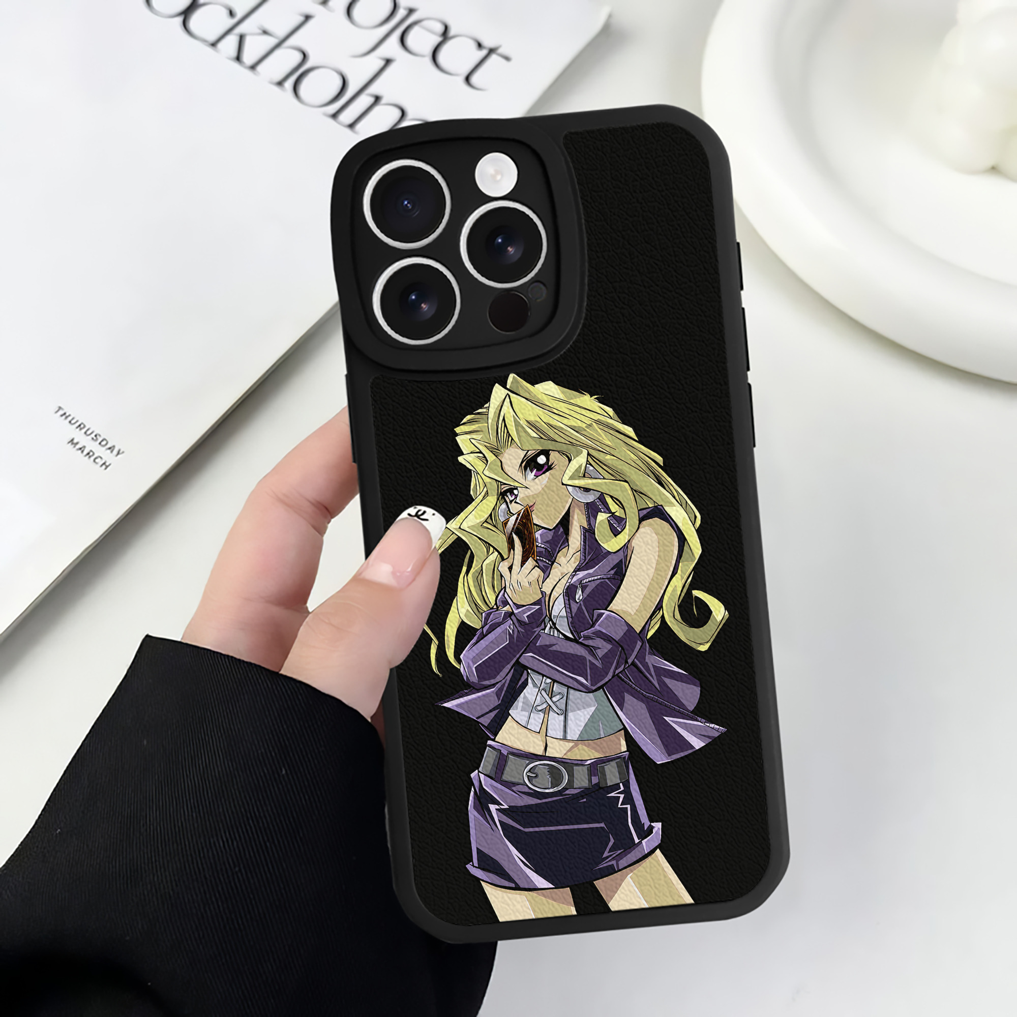 （画像用） 遊☆戯☆王 Yu-Gi-Oh! 【iPhone 16シリーズ対応】シリコンスマホケース（レザー調） 材質：シリコン